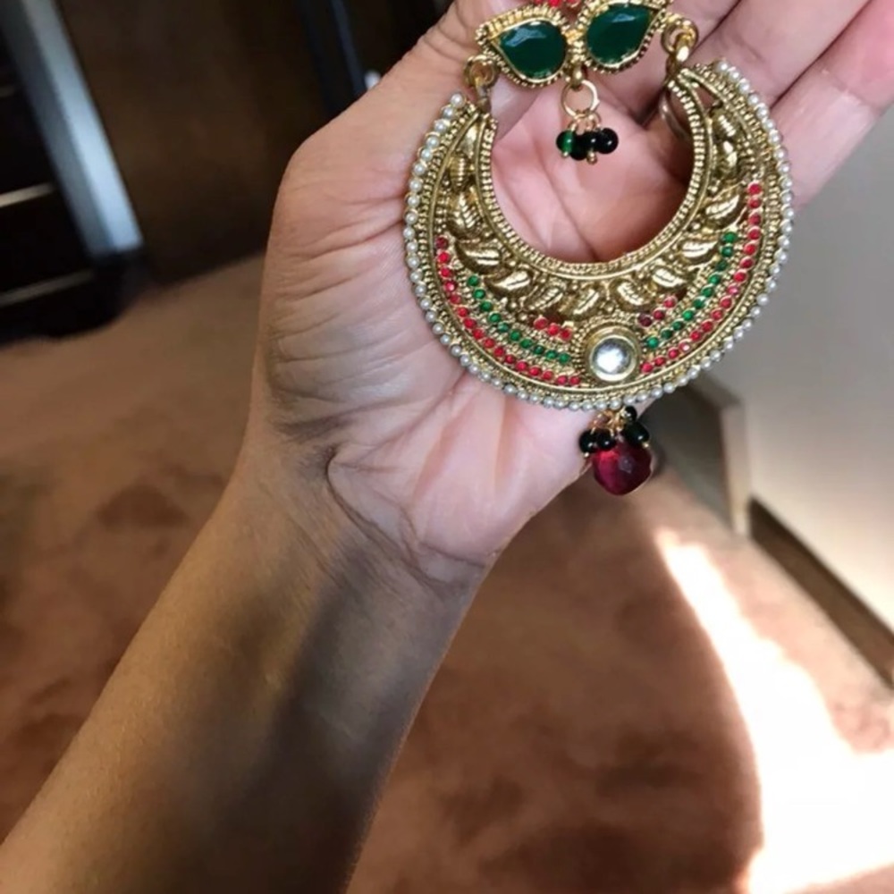 Long earring - Picture 2 of 3